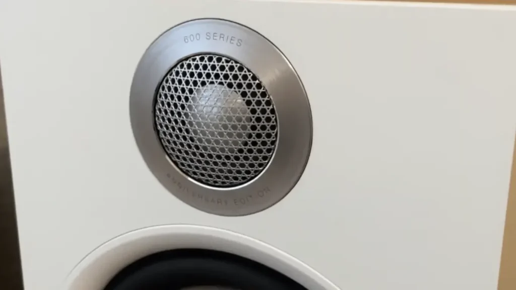 A Closer look of Bowers & Wilkins 606 S2 tweeter