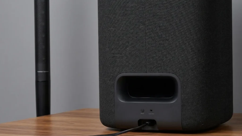 A closer Look of Harman Kardon Radiance 2400 Subwoofer Port