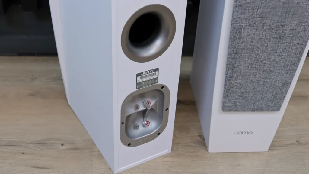 A Closer Look of Jamo C97 II port and speaker terminals 