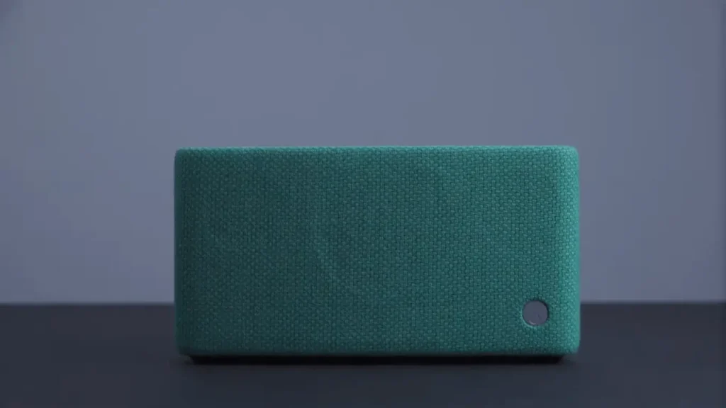 A Closer Look of Front view of Cambridge Audio Yoyo (S)