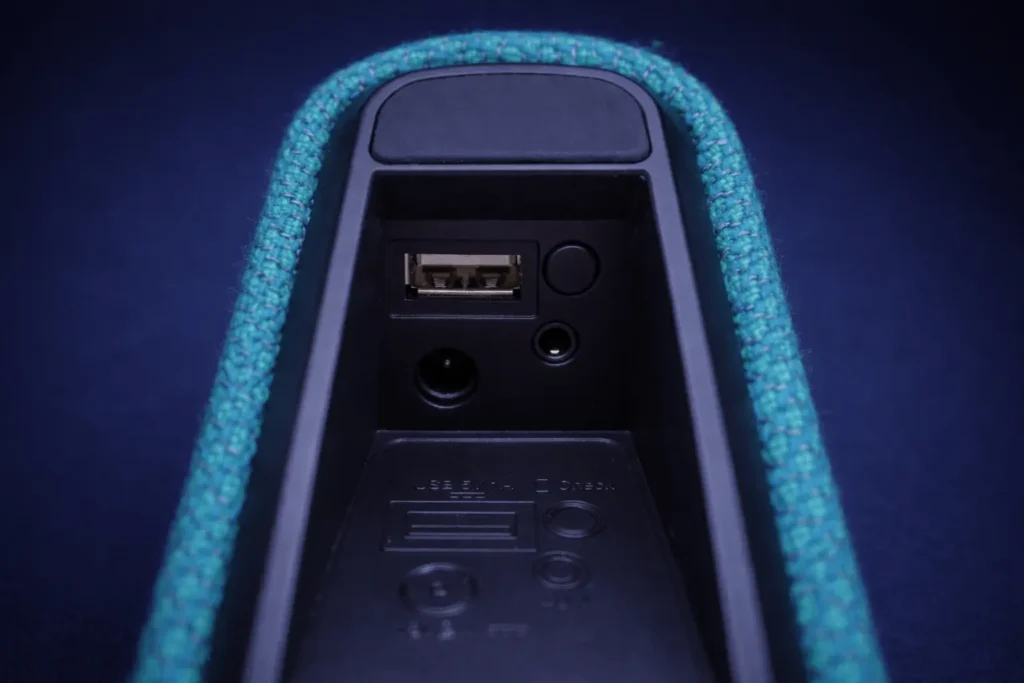 A Closer Look of input terminals of Cambridge Audio Yoyo (S)