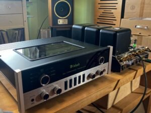 pre-amplifier combo McIntosh C22 MK V