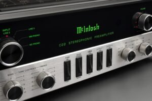 pre-amplifier combo McIntosh C22 MK V