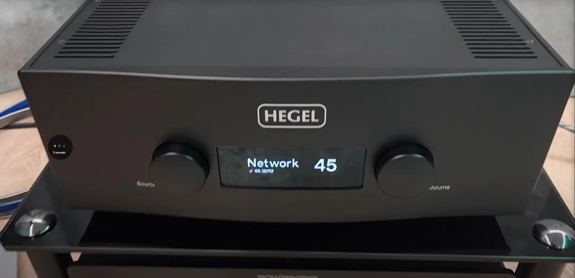 A Closer Look of Front View Panel of Hegel H590