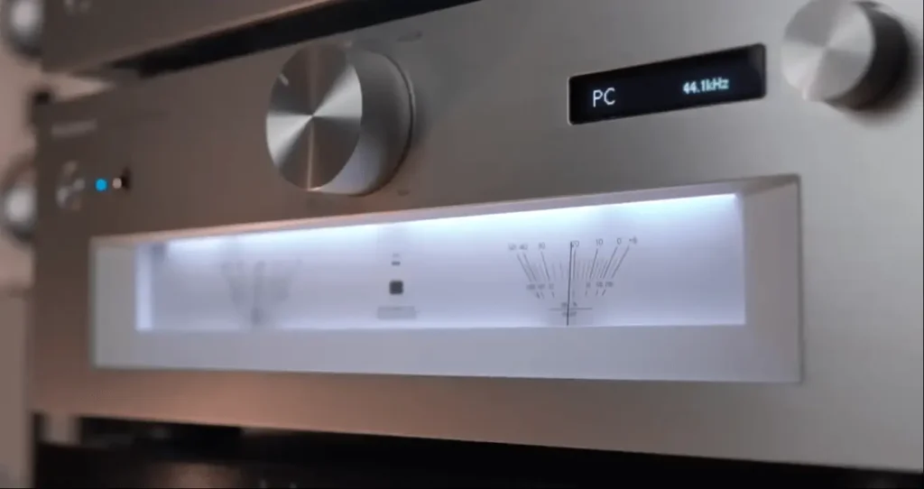 A closer look of front panel of Technics SU-G700 In my review