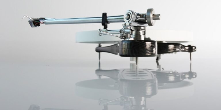 Rega Naiad turntable