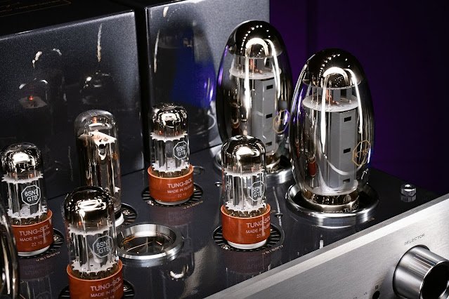 A closer at the tubes in Cayin CS 150A Review