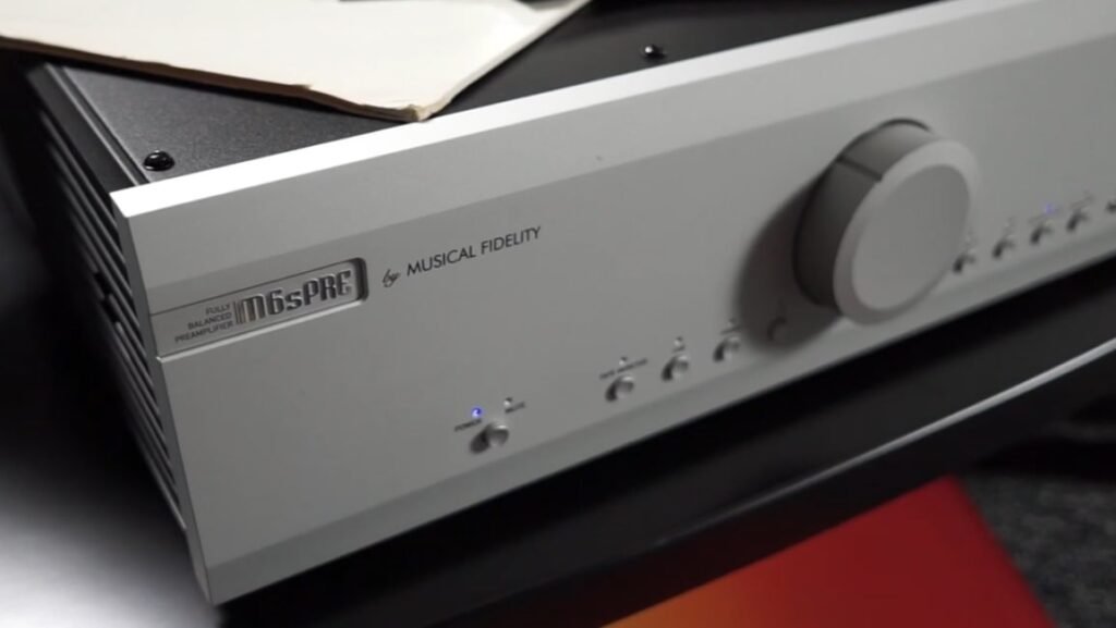 Musical Fidelity M6si Review: Closer Look of front panel of Musical Fidelity M6si 