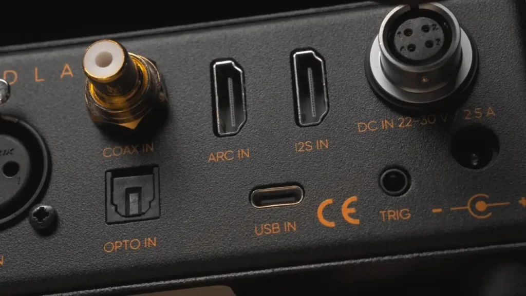 A closer look of back panel view of Ferrum Wandla in my review of Ferrum Wandla DAC test