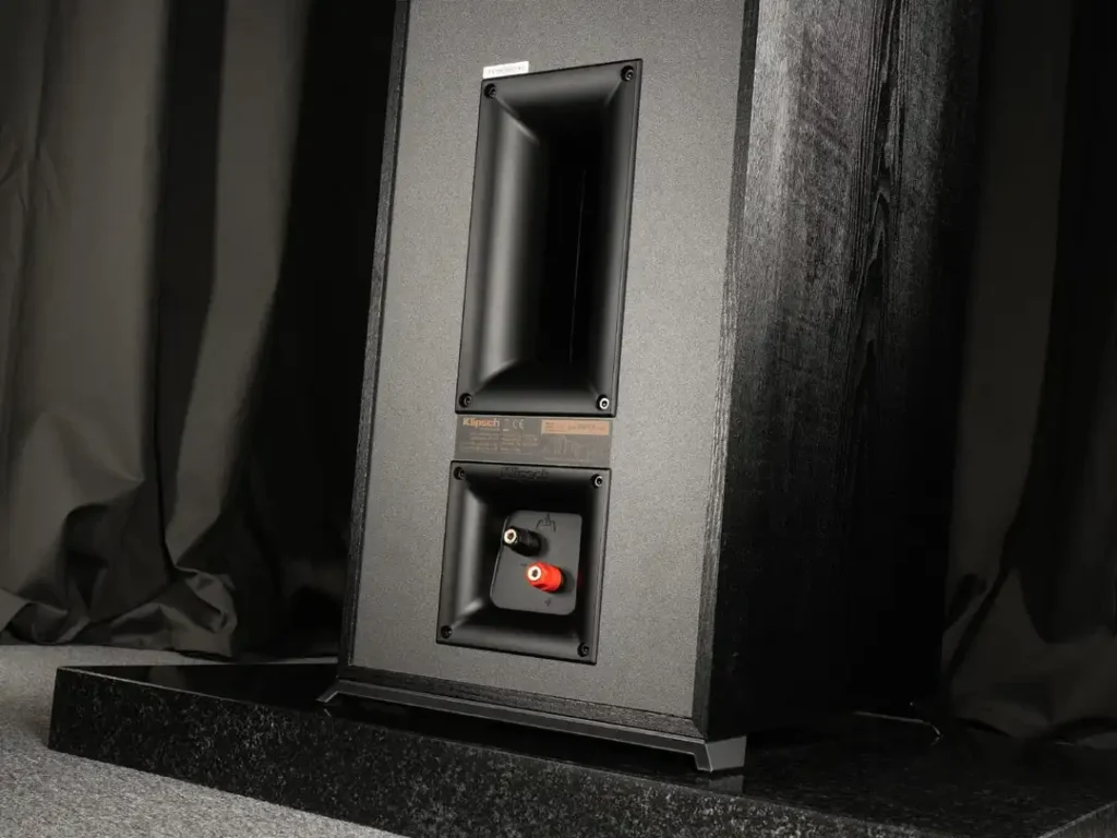 A Closer Look of Klipsch R-820F port and terminals