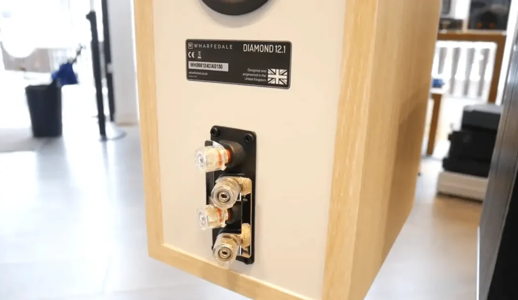 A Closer Look of Wharfedale Diamond 12.1 back terminals in my Wharfedale Diamond 12.1 Review