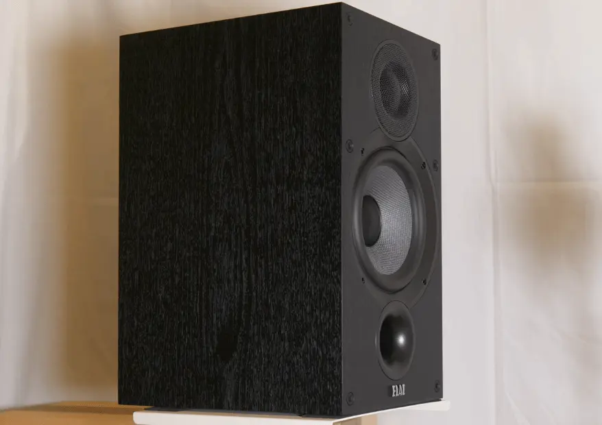 Elac debut 2.0 b5.2 side look