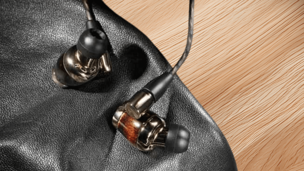 A closer look of JVC HA-FW10000 monitors in my Review