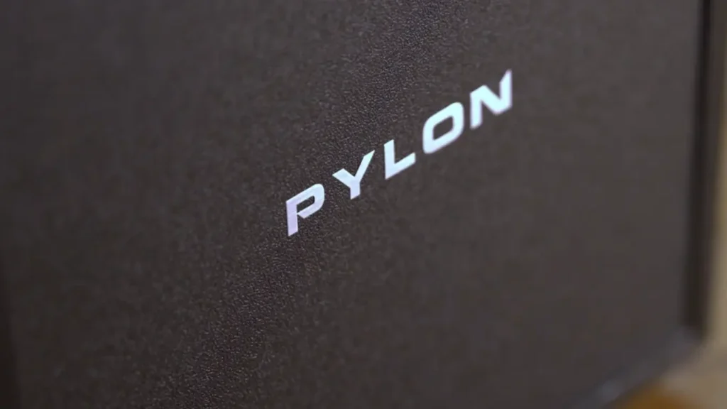 A closer look to Pylon Audio Pearl 27 cabinet