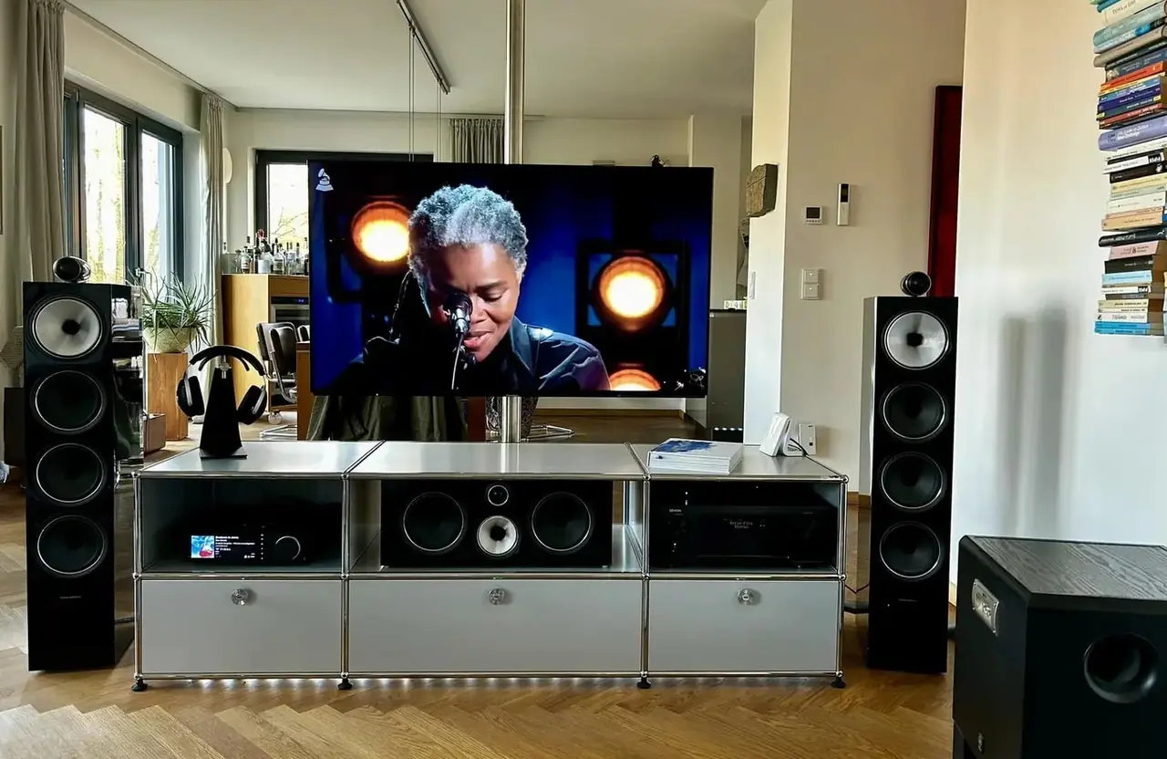 Hendrik’s Modern Harmony: A Bowers & Wilkins 702 S2 System Done Right