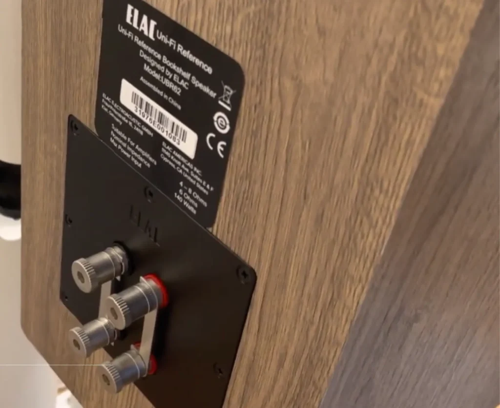 ELAC Uni-Fi Reference UBR62 rear speaker terminals with dual binding posts for bi-wiring and bi-amping