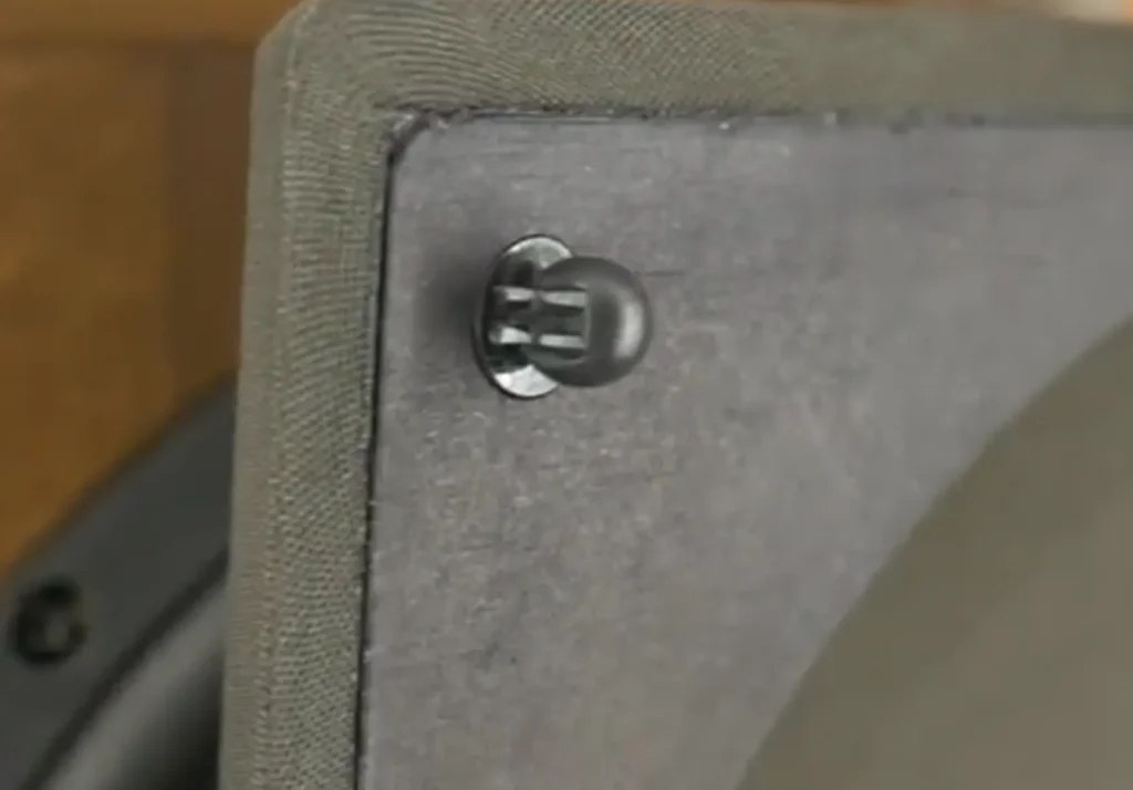 A Closer Look of Monitor Audio BRW-10 grill