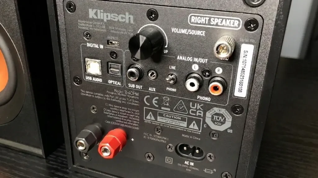 Closer Look to Klipsch R-40PM back panel amp plate