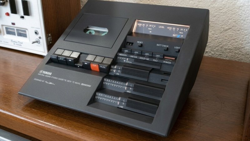 Yamaha TC-800GL The Cassette Deck Designed like Furniture