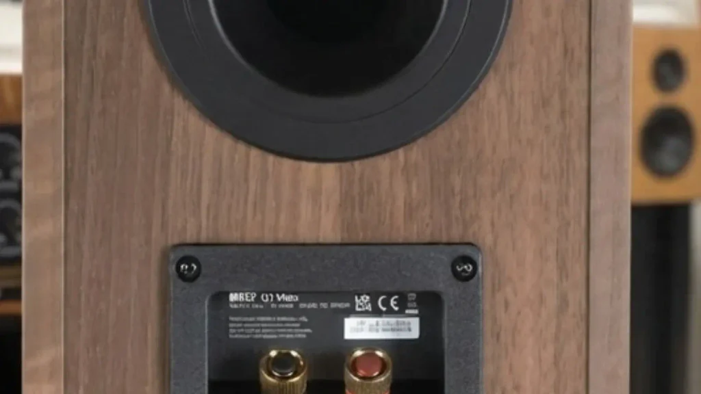 Closer look of KEF Q1 Meta bass reflex port