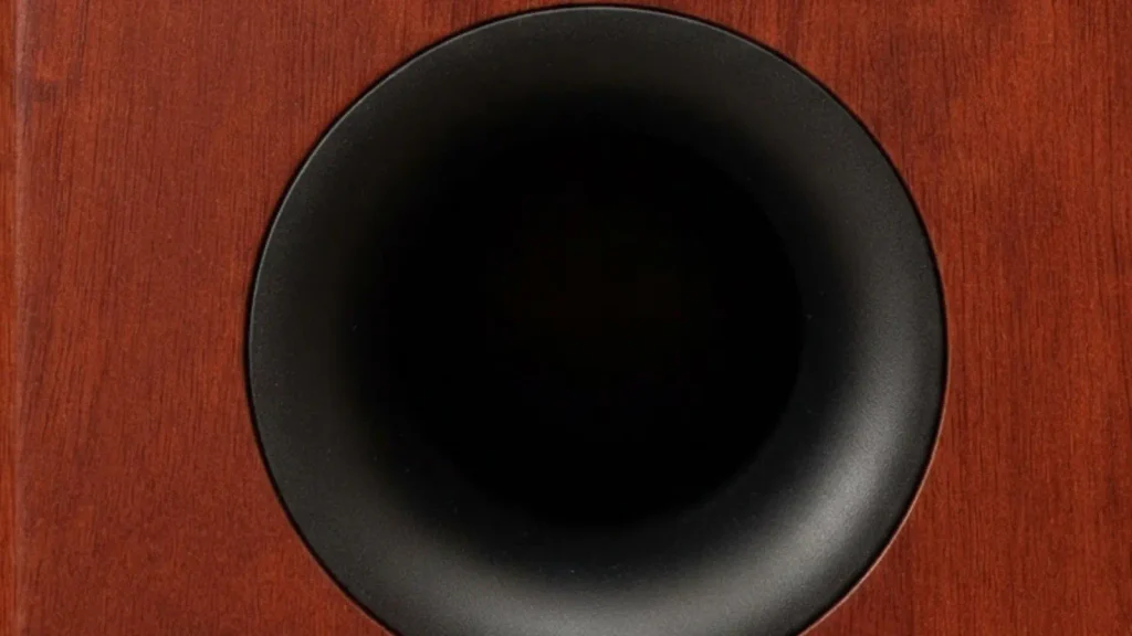 JBL Studio 680 bass reflex port Look